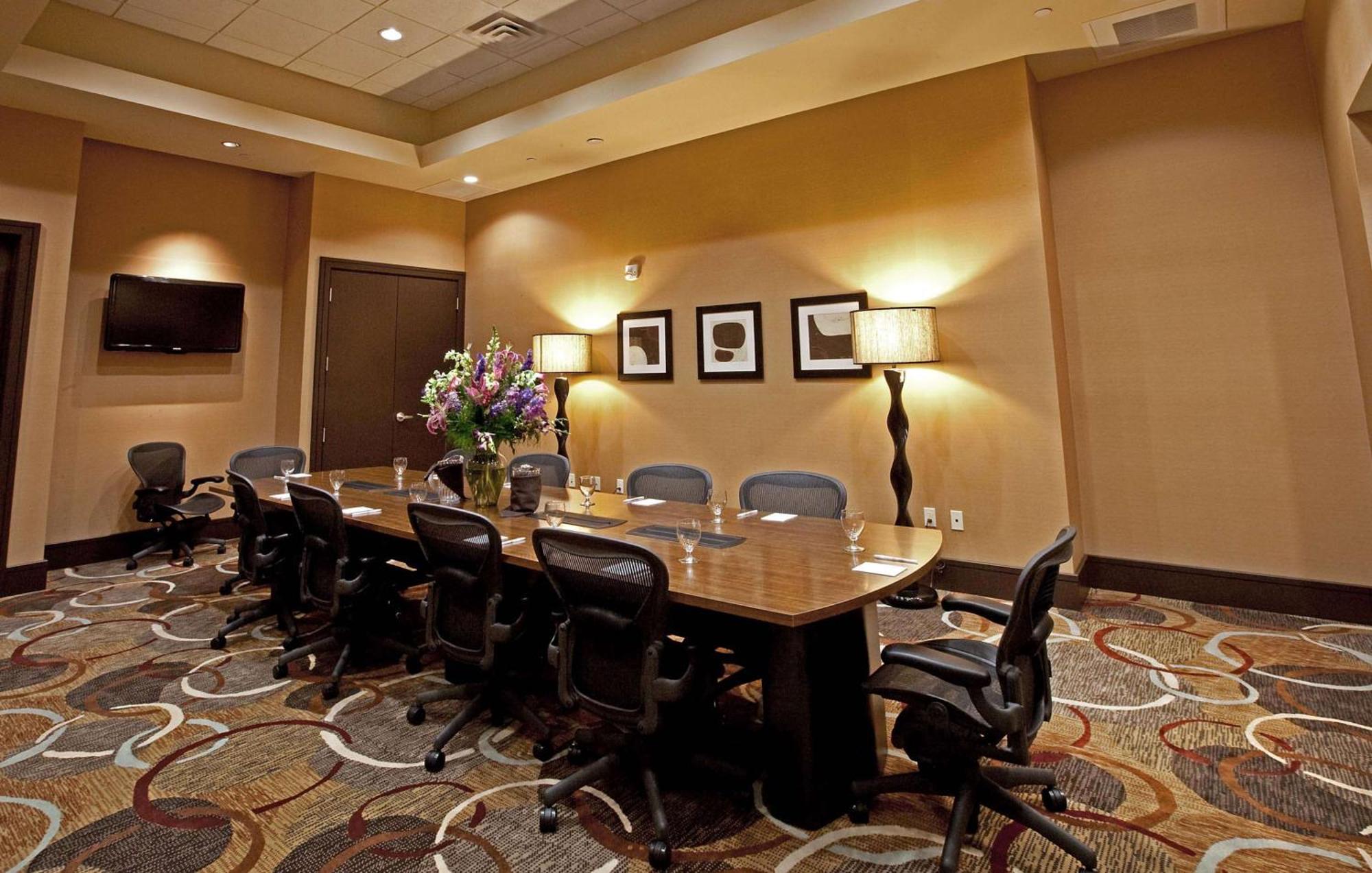 Hotel Embassy Palmdale
