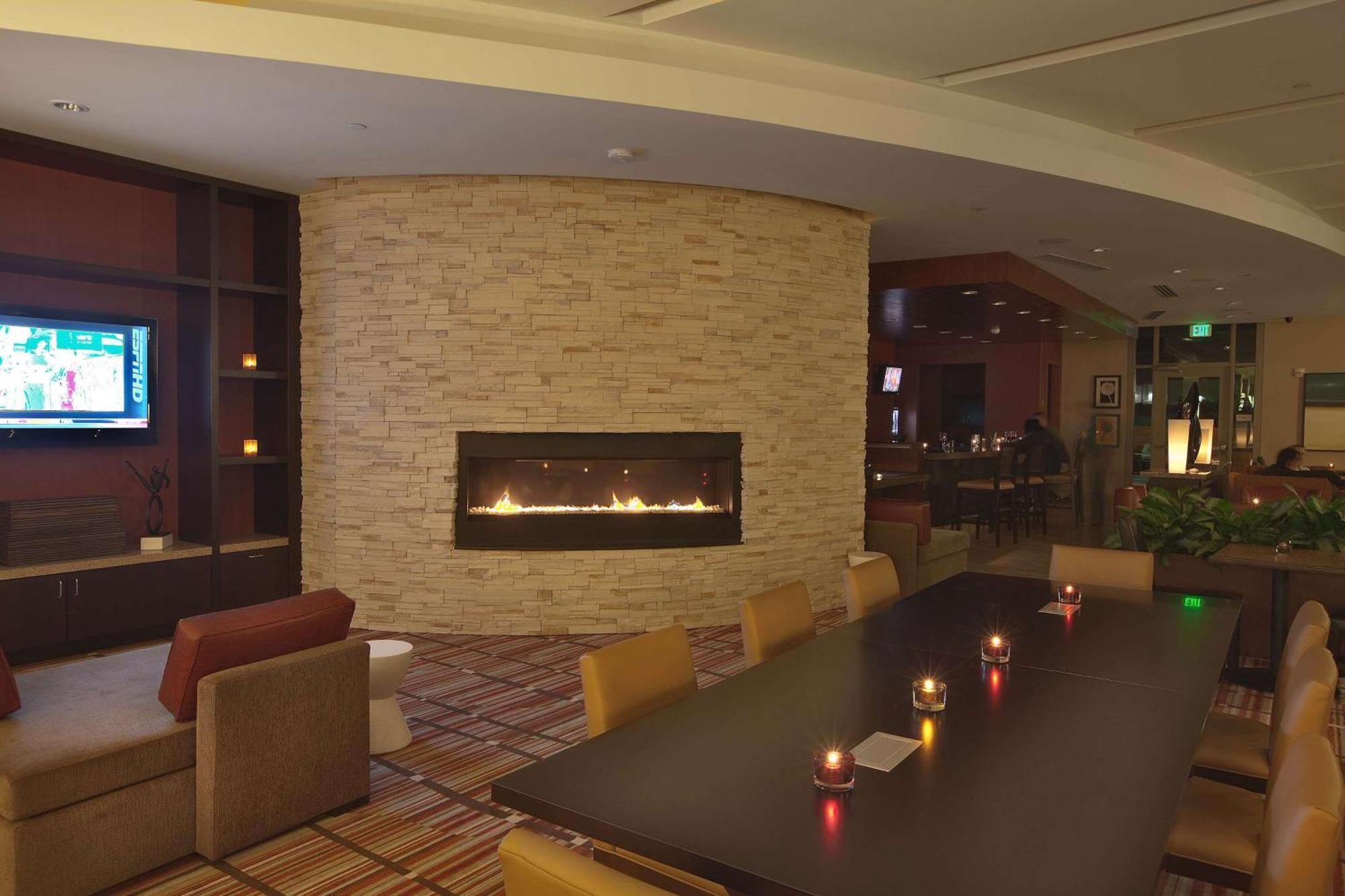 Embassy 4* Palmdale